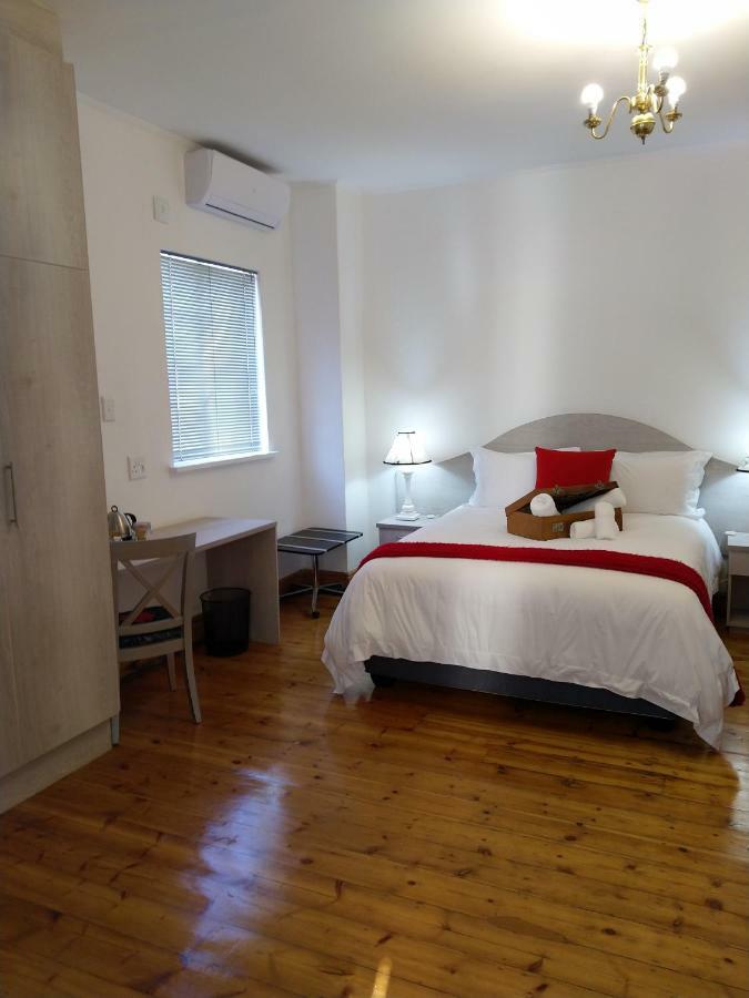 Savoy Hotel Beaufort-West Beaufort West Bagian luar foto