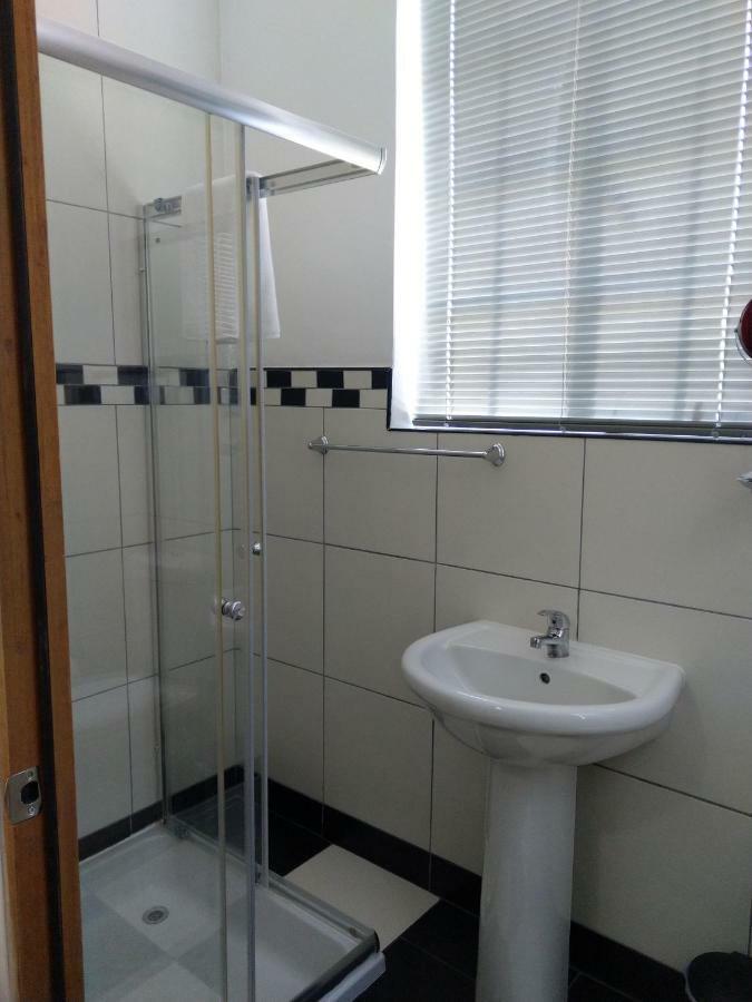 Savoy Hotel Beaufort-West Beaufort West Bagian luar foto